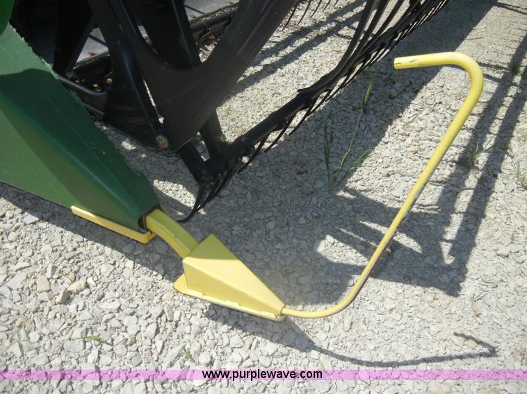 image for item D4075 2009 John Deere 630F HydraFlex platform header