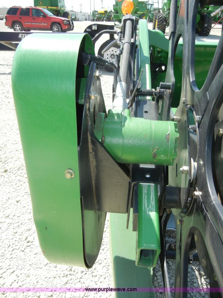 image for item D4075 2009 John Deere 630F HydraFlex platform header