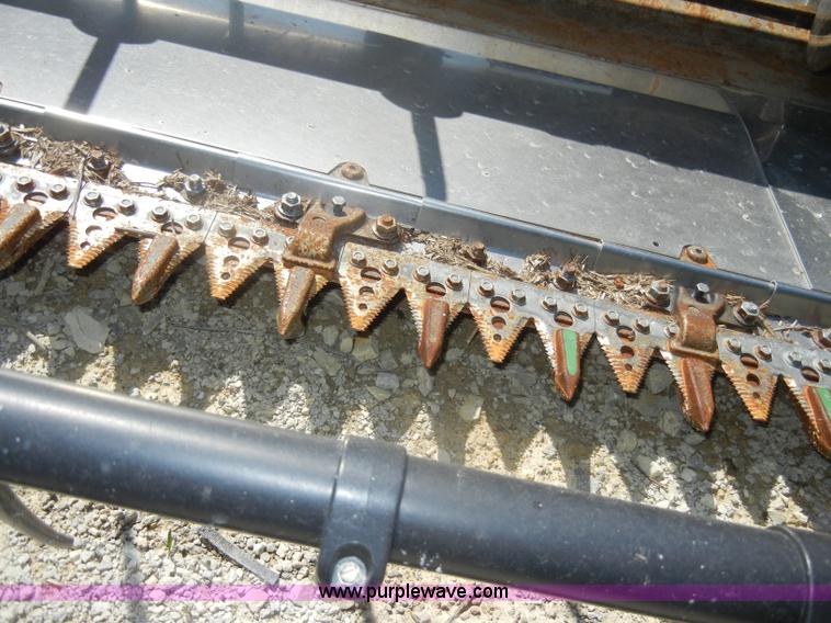 image for item D4075 2009 John Deere 630F HydraFlex platform header