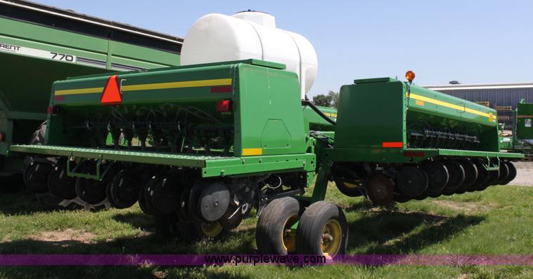 image for item D5016 2002 John Deere 455 grain drill