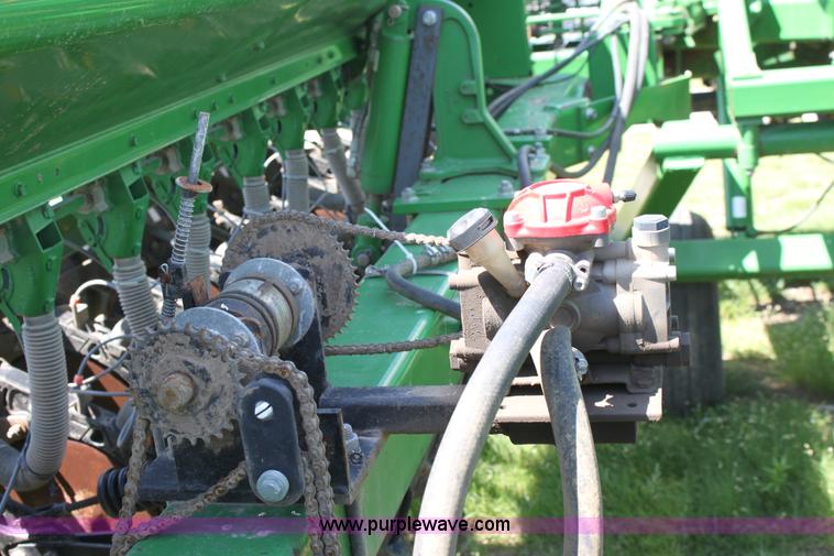 image for item D5016 2002 John Deere 455 grain drill