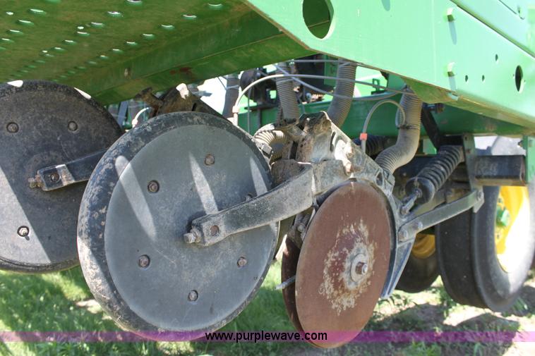 image for item D5016 2002 John Deere 455 grain drill