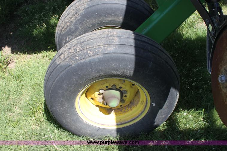 image for item D5016 2002 John Deere 455 grain drill
