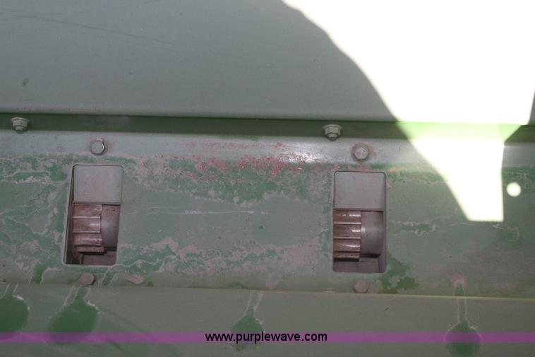 image for item D5016 2002 John Deere 455 grain drill