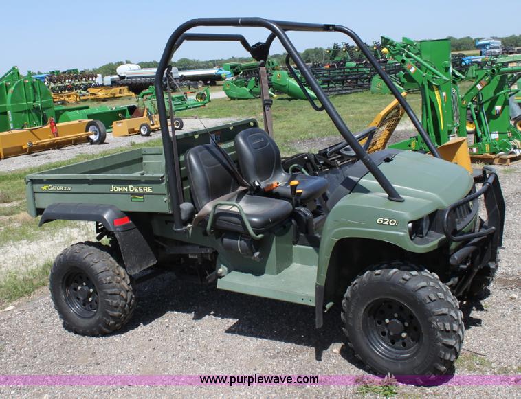 image for item D5019 2007 John Deere 620i Gator XUV utility vehicle