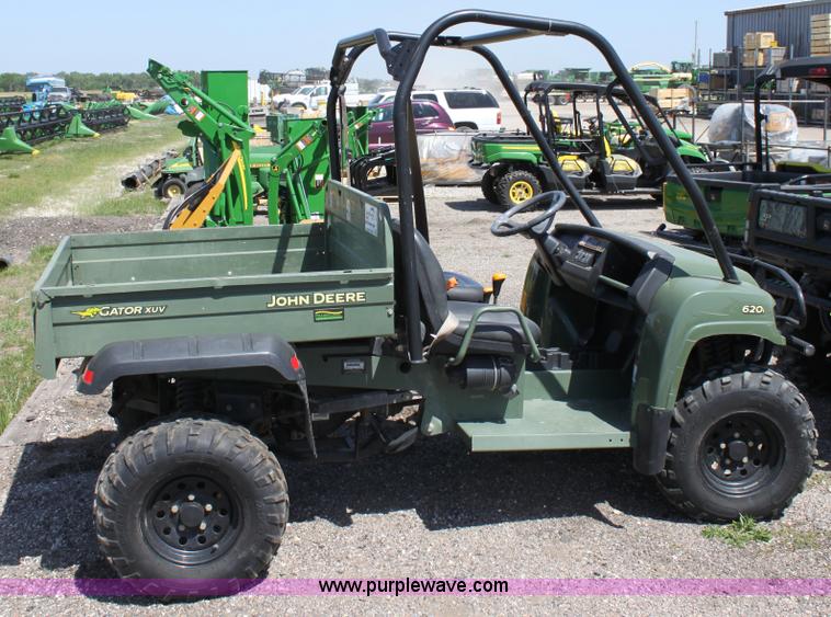 image for item D5019 2007 John Deere 620i Gator XUV utility vehicle