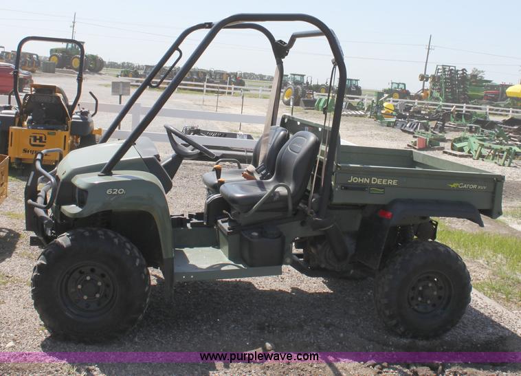image for item D5019 2007 John Deere 620i Gator XUV utility vehicle