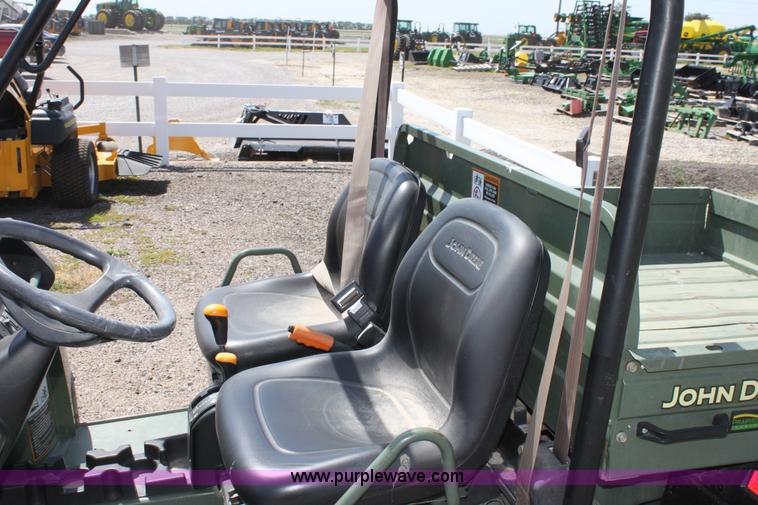 image for item D5019 2007 John Deere 620i Gator XUV utility vehicle