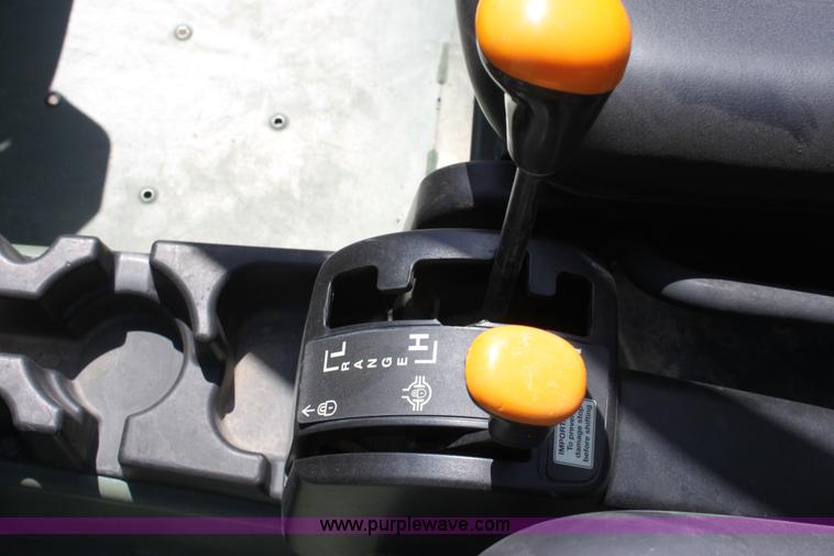 image for item D5019 2007 John Deere 620i Gator XUV utility vehicle