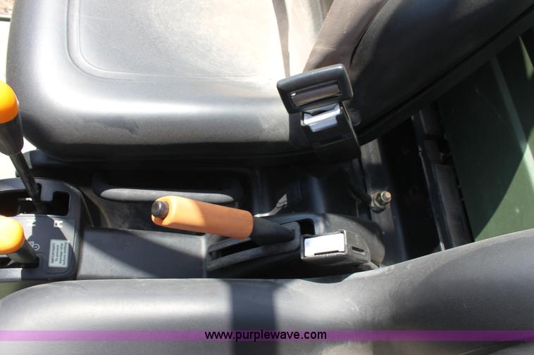 image for item D5019 2007 John Deere 620i Gator XUV utility vehicle