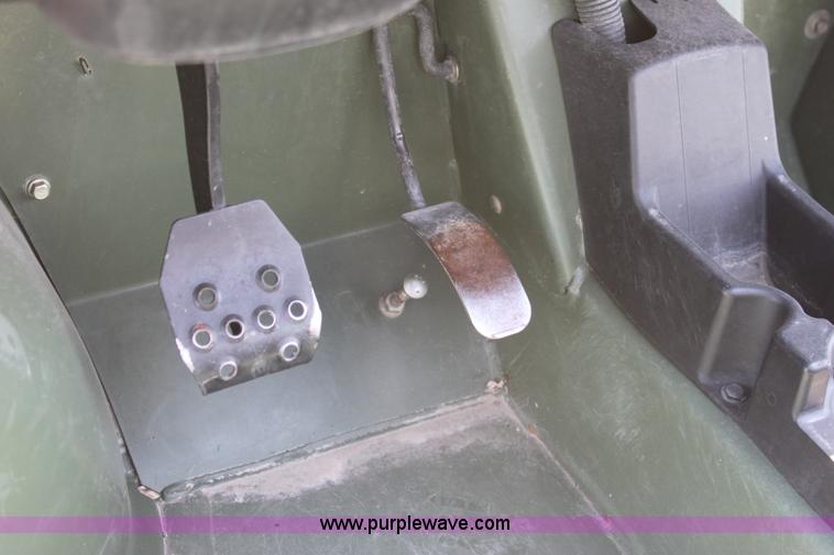 image for item D5019 2007 John Deere 620i Gator XUV utility vehicle