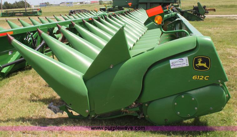 image for item D5031 2009 John Deere 612C 12 row corn header