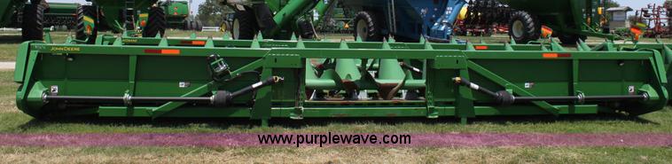 image for item D5031 2009 John Deere 612C 12 row corn header