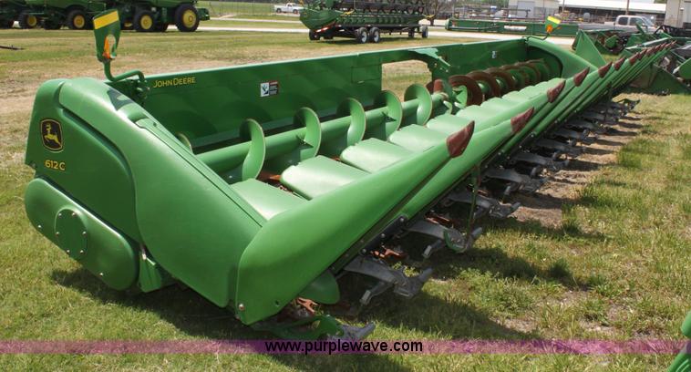 image for item D5031 2009 John Deere 612C 12 row corn header