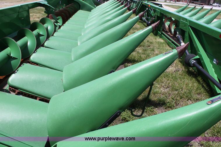 image for item D5031 2009 John Deere 612C 12 row corn header