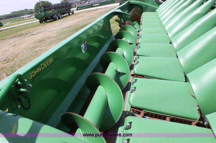 image for item D5031 2009 John Deere 612C 12 row corn header