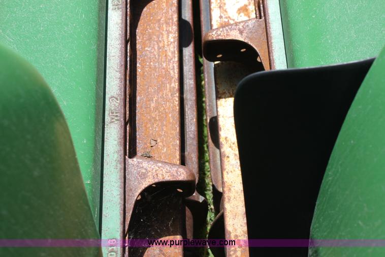 image for item D5031 2009 John Deere 612C 12 row corn header