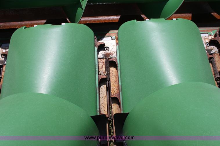 image for item D5031 2009 John Deere 612C 12 row corn header