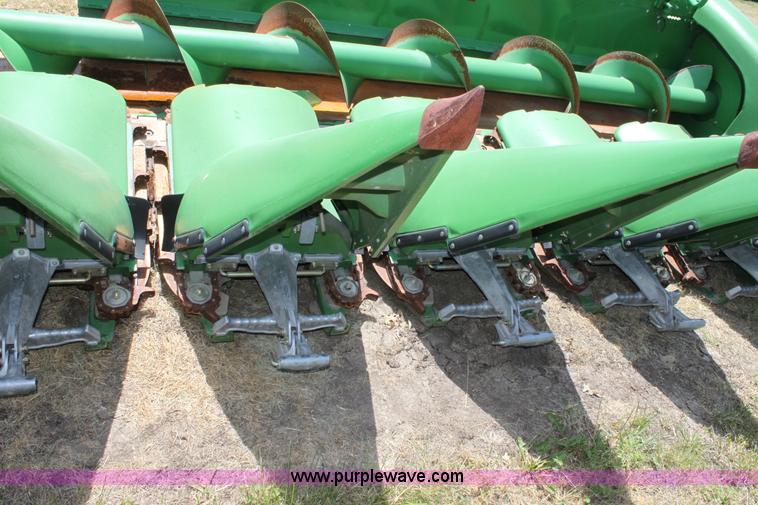 image for item D5031 2009 John Deere 612C 12 row corn header
