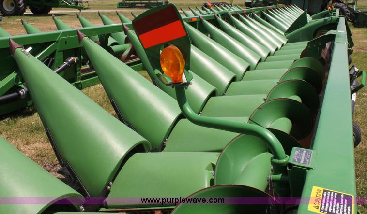 image for item D5031 2009 John Deere 612C 12 row corn header