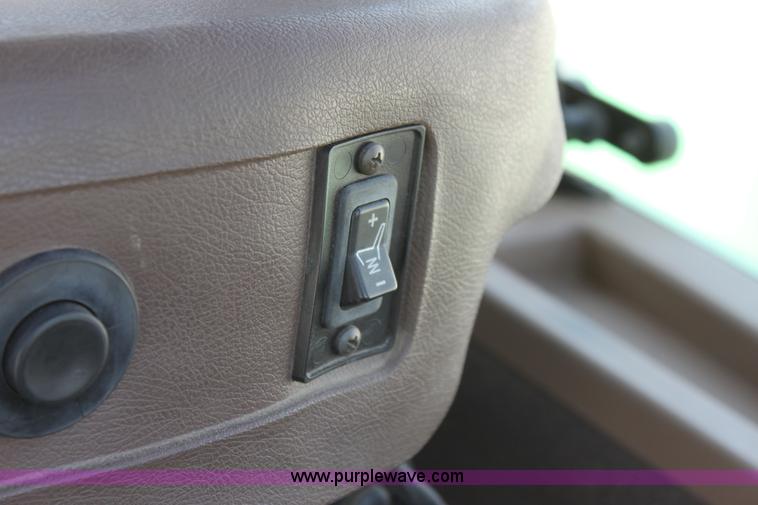 image for item D5032 2005 John Deere 9220 4WD tractor