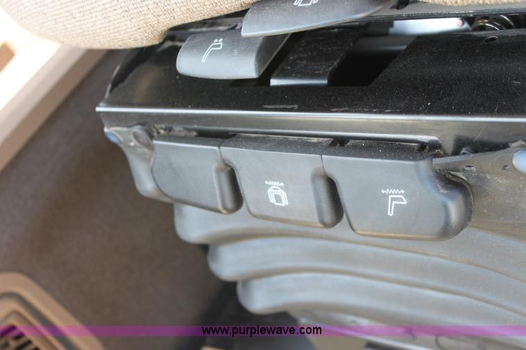 image for item D5032 2005 John Deere 9220 4WD tractor