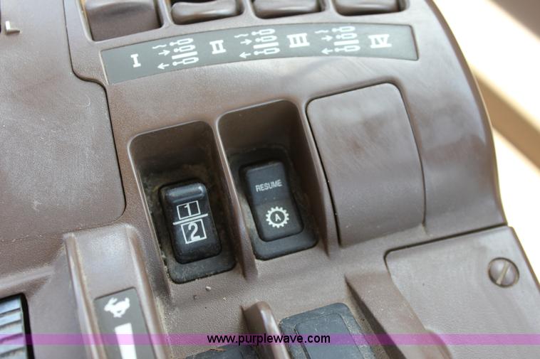 image for item D5032 2005 John Deere 9220 4WD tractor