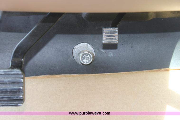 image for item D5032 2005 John Deere 9220 4WD tractor