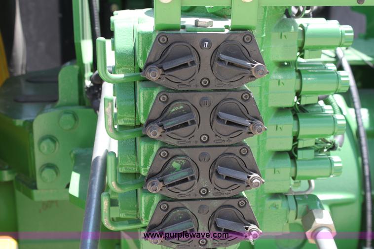 image for item D5032 2005 John Deere 9220 4WD tractor