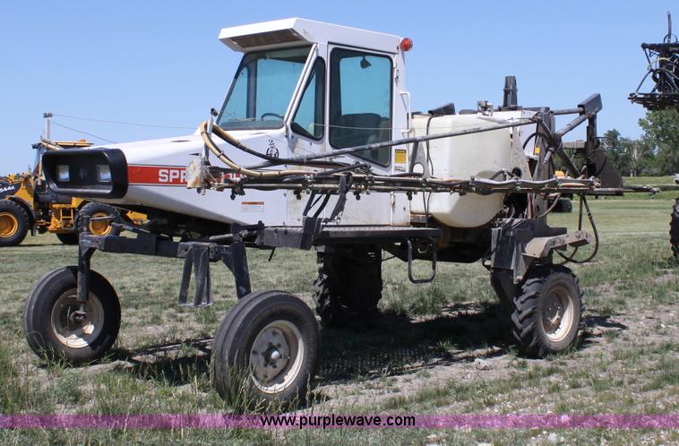 image for item D5047 SpraCoupe 220 self-propelled sprayer