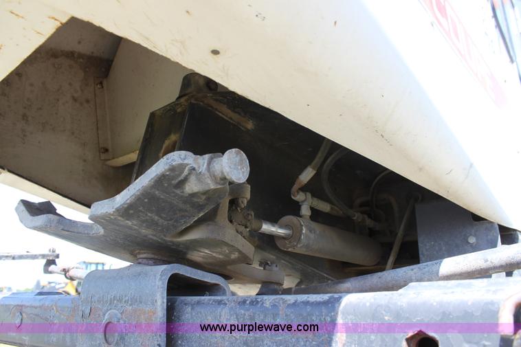 image for item D5047 SpraCoupe 220 self-propelled sprayer