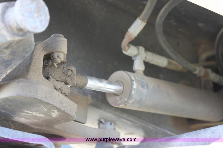 image for item D5047 SpraCoupe 220 self-propelled sprayer