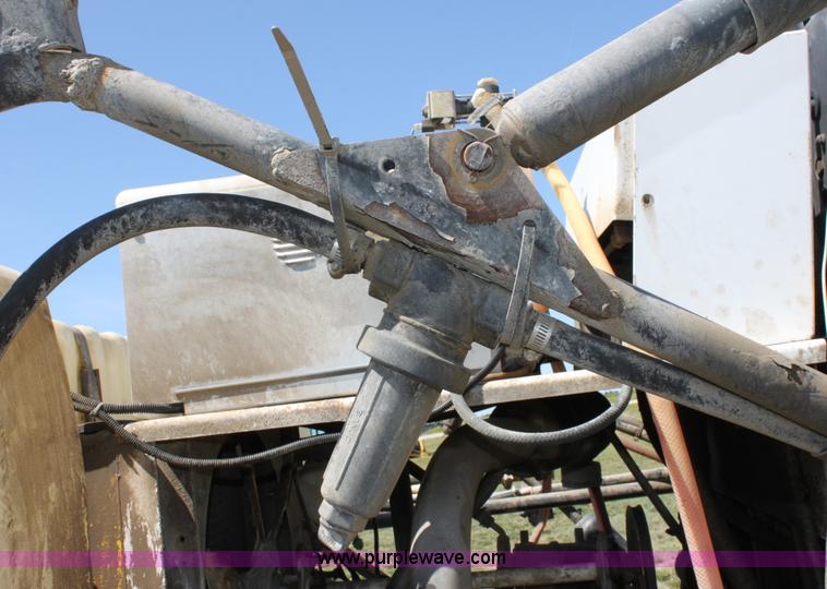 image for item D5047 SpraCoupe 220 self-propelled sprayer