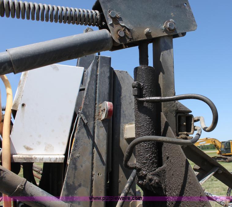 image for item D5047 SpraCoupe 220 self-propelled sprayer