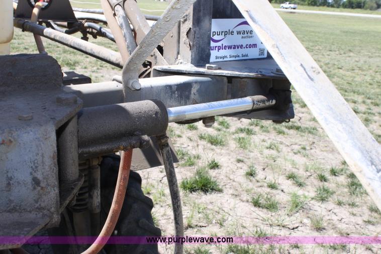 image for item D5047 SpraCoupe 220 self-propelled sprayer