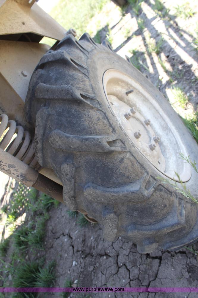 image for item D5047 SpraCoupe 220 self-propelled sprayer