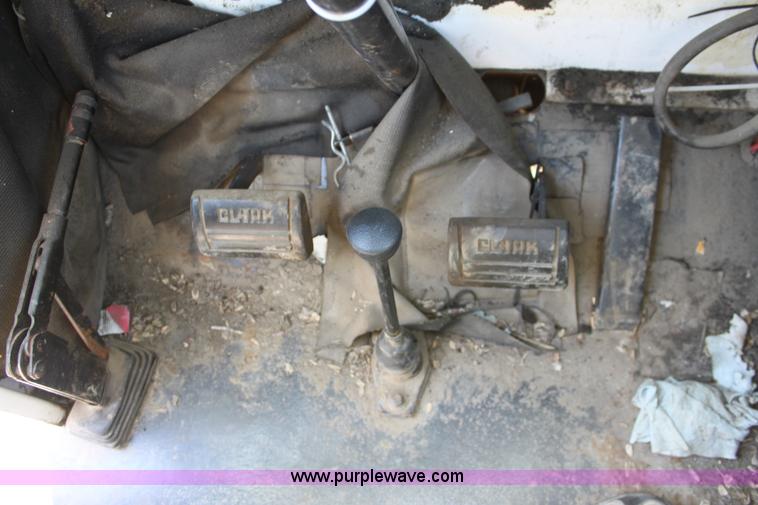 image for item D5047 SpraCoupe 220 self-propelled sprayer