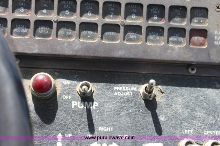 image for item D5047 SpraCoupe 220 self-propelled sprayer