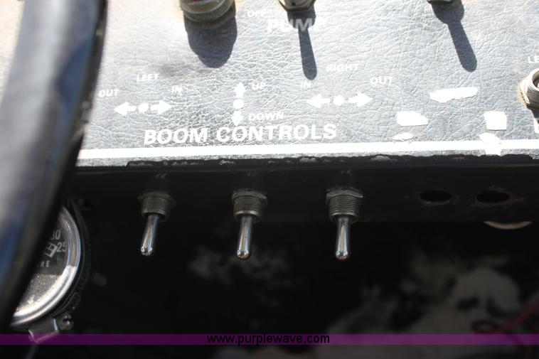 image for item D5047 SpraCoupe 220 self-propelled sprayer