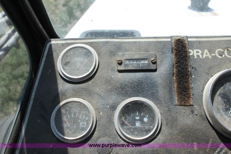 image for item D5047 SpraCoupe 220 self-propelled sprayer