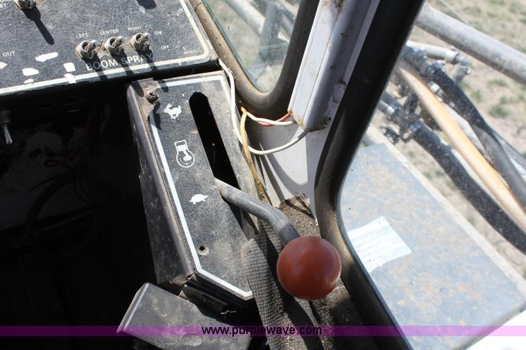 image for item D5047 SpraCoupe 220 self-propelled sprayer