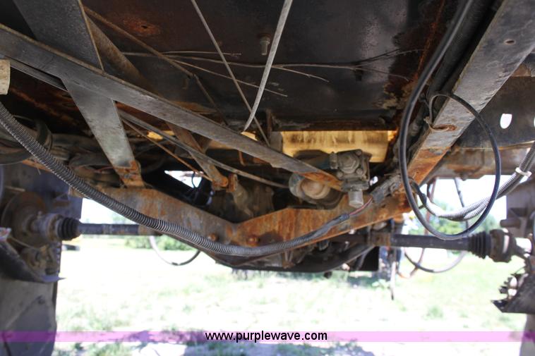 image for item D5047 SpraCoupe 220 self-propelled sprayer