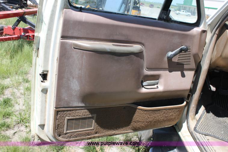 image for item D5054 1990 Ford F350 Loral sprayer pickup truck