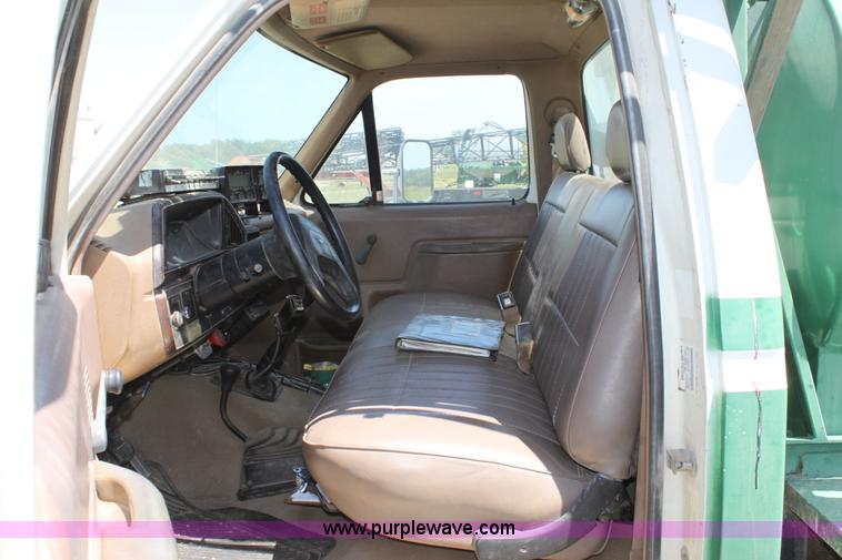 image for item D5054 1990 Ford F350 Loral sprayer pickup truck