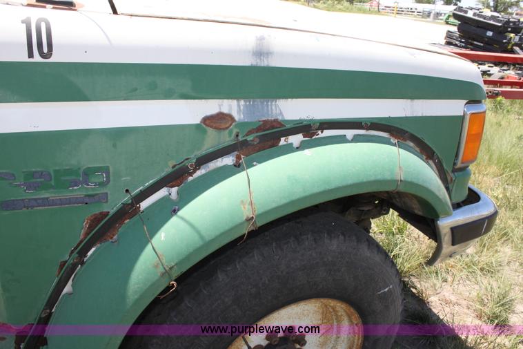 image for item D5054 1990 Ford F350 Loral sprayer pickup truck