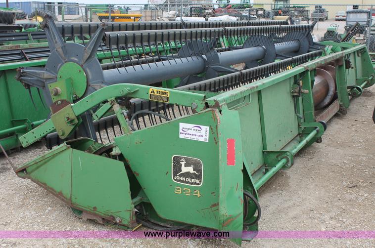 image for item D7901 1988 John Deere 924 flex platform header