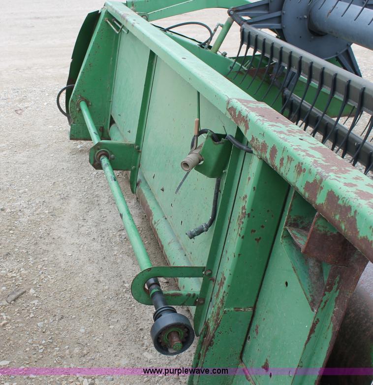 image for item D7901 1988 John Deere 924 flex platform header