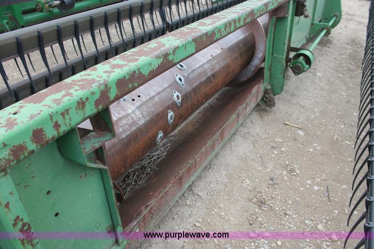 image for item D7901 1988 John Deere 924 flex platform header