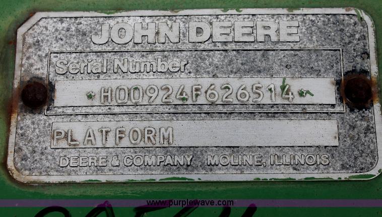 image for item D7901 1988 John Deere 924 flex platform header