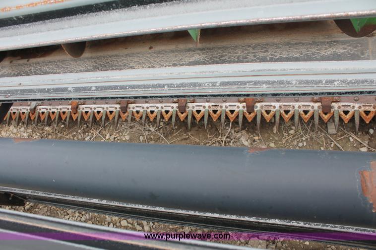 image for item D7902 John Deere 925 rigid platform header